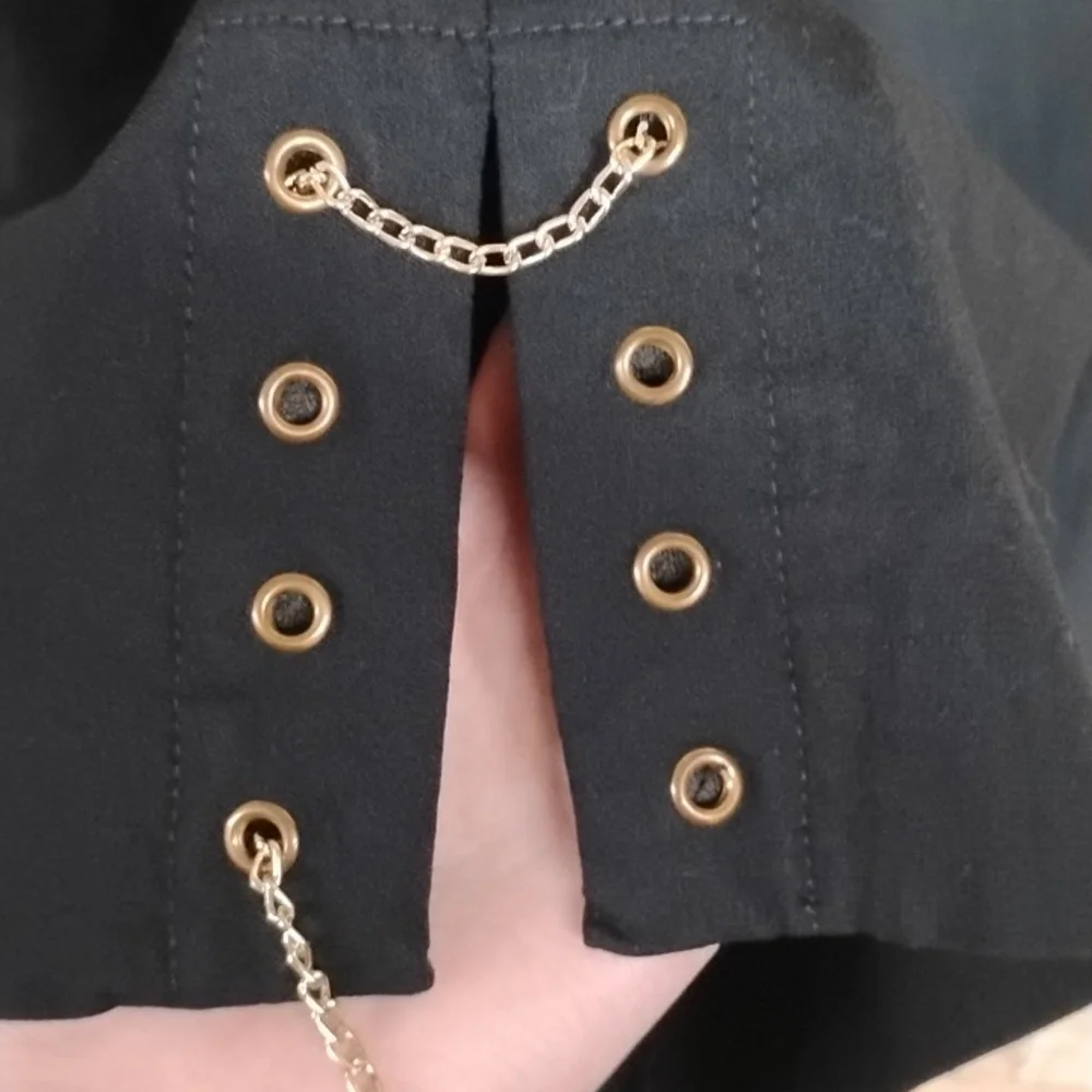 JM Collection chain detail